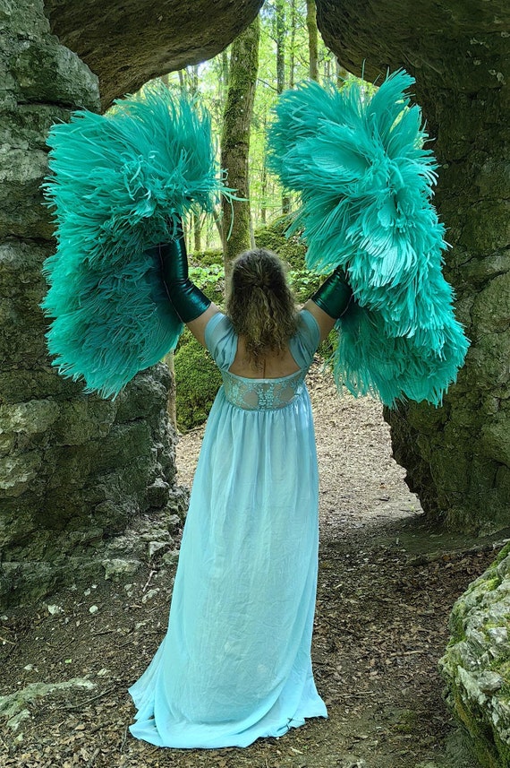 Emerald Vegan Feather Sleeves: Burlesque Costume, Dancing Accessoires,  Wings-gloves - Etsy UK