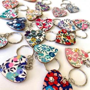 Liberty heart keyring, wooden heart keyring, Liberty of London, handmade gift, gift idea,