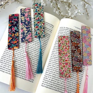 Marcapáginas de madera y Liberty, accesorio para libros, accesorio de lectura, regalo para mujer, regalo de cumpleaños para mujer, regalo para lector, regalo hecho a mano