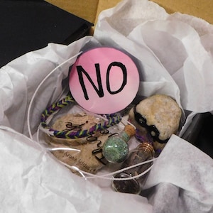 Wee Witches Mystery Divination, Offering Stone, Pet Rock, Spell Kit Kid's Box