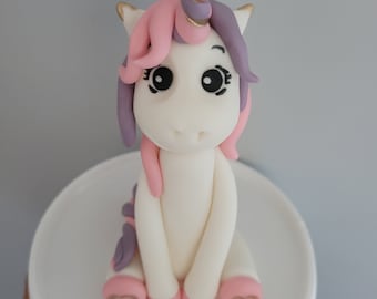 Cake figurine