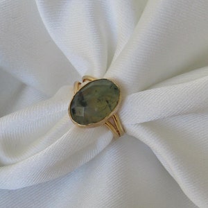 Anillo de labradorita hecho a mano: anillo ajustable con diseño llamativo
