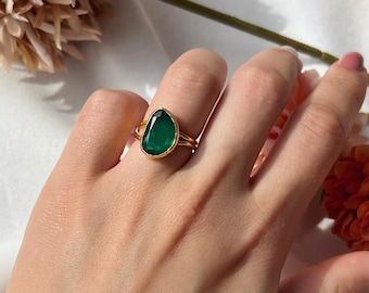 Emerald Green Gemstone Ring: Vintage Gold Adjustable Ring