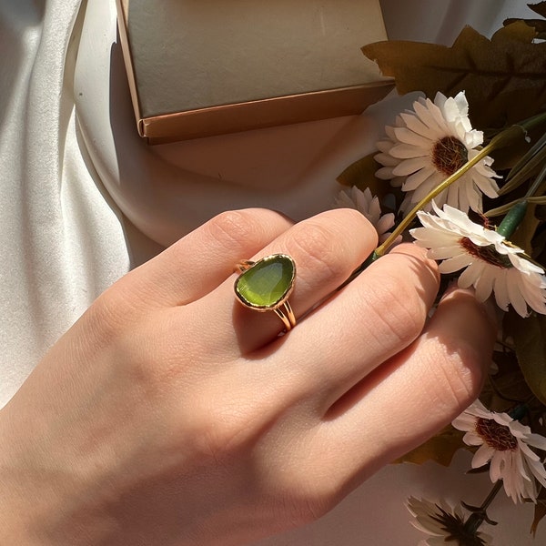 Jade Green Irregular Ring,Jade Gemstone  Gold Ring,Vintage Gold Ring, Simple Statement Ring,Adjustable Ring, Light Green Cocktail Ring,