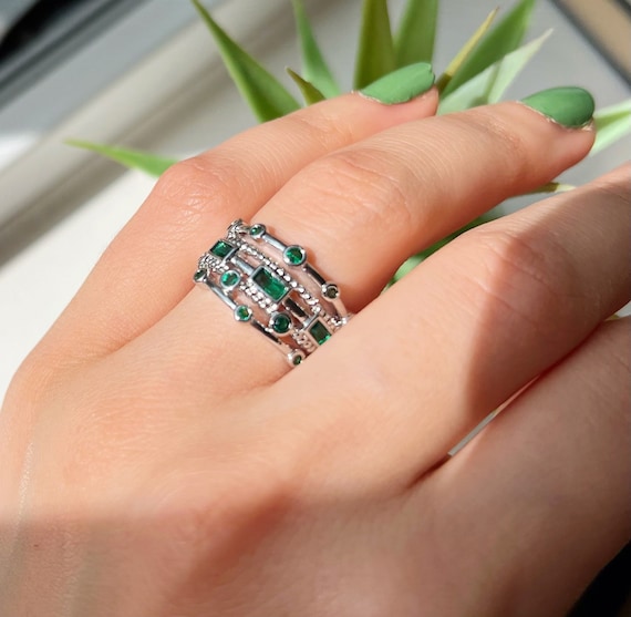 Sterling Silver Emerald Ring, Green Jewelry, Multi-Stone Emerald Ring, Unisex Jewelry, May Birthstone Ring, Christmas Ring for Women,