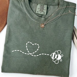 Comfort Colors® Bee T-shirt, Beekeeper Shirt, Insect Shirts, Earth Day Shirts, Beekeeper Gift, Bee Lover Shirt, Save the Bees Shirt, Bee Tee