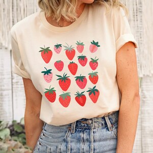 Strawberry Shirt, Strawberry Clothes ,Strawberry Tee, Garden Shirt ,Aesthetic Clothing, Cottagecore Clothes,Botanical Shirt,Strawberry Print