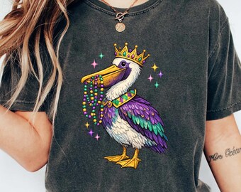 Mardi Gras Pelican Shirt, Mardi Gras Sweatshirt, Mardi Gras Graphic, Mardi Gras Party Shirt, Mardi Gras Louisiana Shirt, Pelican T-shirt
