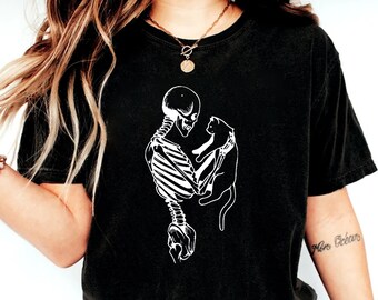 Skeleton And Cat Shirt, Gifts For Cat Lovers Shirt, Cat Lady Gift, Cat Mom, Cat Clothing, Cat Dad, Cat Tee, Halloween Shirt, Skeleton Love