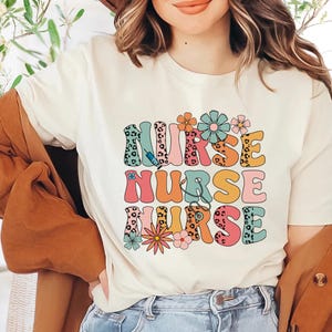 Retro Nurse Shirt, Wild Flowers Nurse T Shirt, RN Nurse Shirt Registered Nurse Shirt, Nurse Student Tee, New Nurse Gift, Nurse Appreciation bild 6