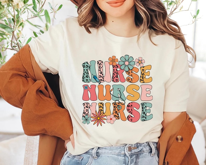 Retro Nurse Shirt, Wild Flowers Nurse T Shirt, RN Nurse Shirt Registered Nurse Shirt, Nurse Student Tee, New Nurse Gift, Nurse Appreciation bild 6