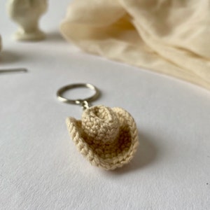 PRODUKT: Cowgirl-Hut Schlüsselanhänger | Handgefertigter Cowboy Hut Schlüsselanhänger | Cowboy Hut gehäkelt | Western Cowboyhut Ornament | Amigurumi Cowboy