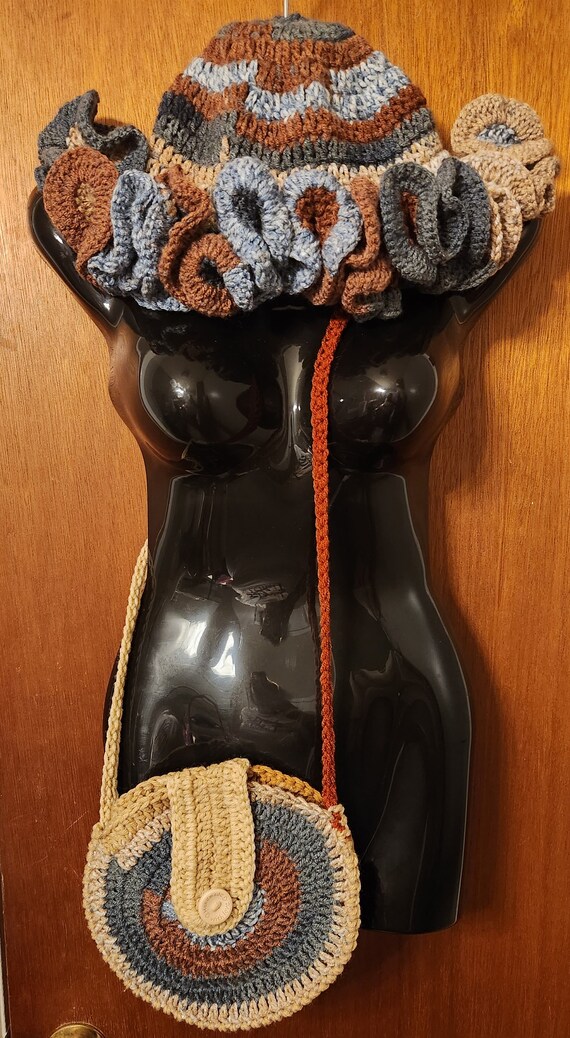 Crochet Ruffle Hat W/circle Crossbody Purse - Etsy display picture 1