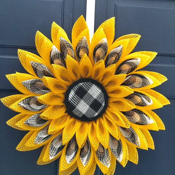 Flower Wreath| Fall decor| Flower decor| Sunflower Wreath| Door Decor| Mesh Wreath| Fall, Summer, Spring Porch Decor|