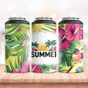 Pu&ograve; includere: Tre isolanti per bevande con top neri e disegni tropicali. Uno presenta la scritta "SUMMER" con un sole e palme. Gli altri hanno fiori di ibisco, pappagalli e lussureggianti foglie verdi su sfondo giallo.