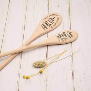 Cucchiaio di legno personalizzato per torta di compleanno, cucchiaio per premiare il nome del bambino, nome inciso sul manico, regalo di compleanno, regalo per conservare i ricordi