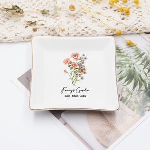 Custom Grandmas Garden Trinket Dish,Grandmas Jewelry Dish, Gifts for Grandma,Birthday Gifts,Gifts for Grandma/Mother/Nanny/Nana/Mother