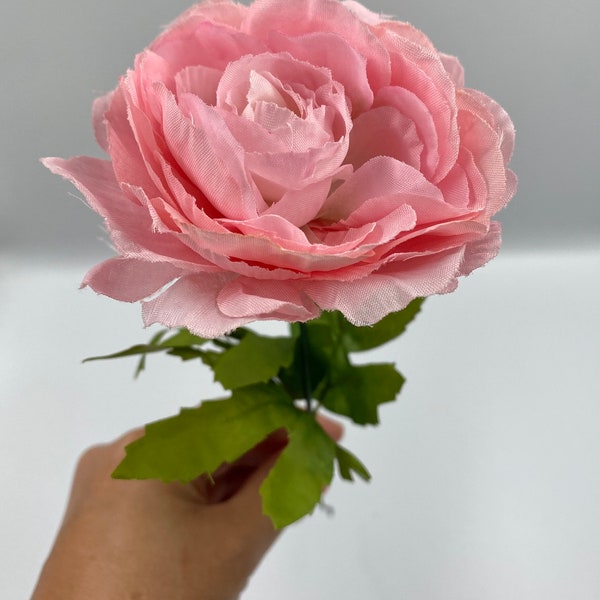 Faux Ranunculus Stem for Bridal Bouquet Bride Flower Valentine Gift Flower Faux Toss Bouquet Décor Wedding Centerpiece Flower Head Bridal