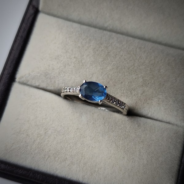 Blue sapphire gemstone ring / 925 sterling silver ring/ oval cut Sapphire/September birthstone /proposal ring/ promise ring/ gift for her