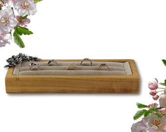 Ring Holder with Flower Figure