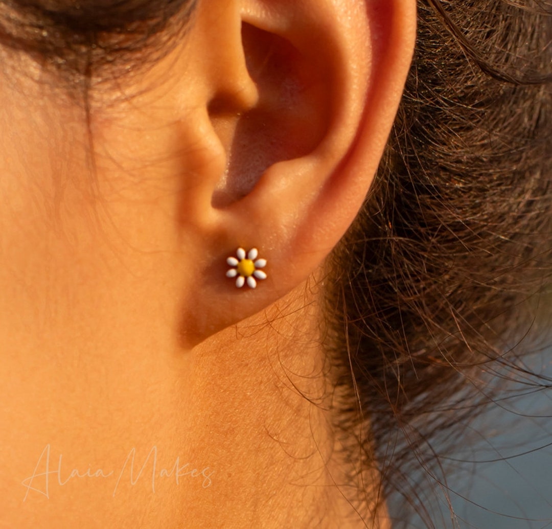 Enamel Tiny Daisy Stud Earrings Minimalist Daisy Stud Earrings Etsy