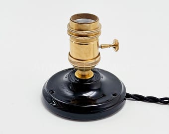 Lámpara de mesa pequeña negra con interruptor giratorio, portalámparas de latón, base de cerámica y cable de 1,40 m / Lámpara de estilo vintage