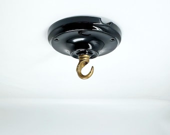 Dosel de cerámica negra de 10,9 cm con gancho de latón para colgar plantas, campanillas de viento, lámparas colgantes y decoración. Opción de gancho abierto o lazo cerrado.