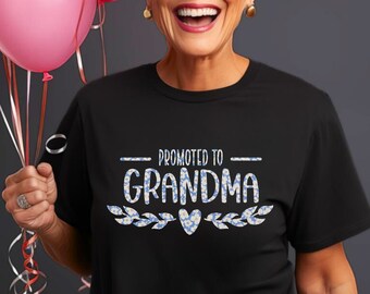 Promovido a camisa de abuela, camisa de abuela de flores silvestres / anuncio de embarazo regalo de abuelo / regalo abuela / regalo de abuela