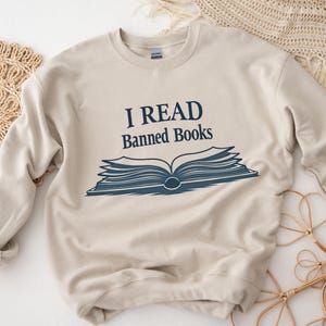 Lesen Sie verbotene Bücher Sweatshirt, verboten Buchclub, ich las verbotene Bücher Pullover, Bibliothekar Geschenk, Buch-Liebhaber-Sweatshirt, Bibliothekar Bookish Geschenk
