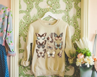 Sudadera de mariposa floral / Camisa de mariposa / Camiseta amante de la mariposa / Cuello redondo de mariposa / Regalos para introvertidos / Sudadera con capucha de mariposa / Vintage
