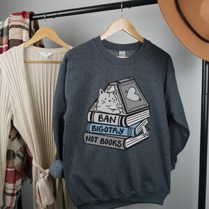 Bibliothekar Geschenk | Bücherwurm Tee | Leselehrer-Sweatshirt | Banned Books Hoodie | Banned Books Shirt | Bibliothek-Sweatshirt | Soziale Gerechtigkeit