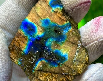 Multi Fire Labradorit: Roher Edelstein für die Schmuckherstellung (54 x 47 mm, 100ct)