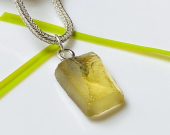 Raw Lemon Quartz Pendant Charm: Natural Yellow Crystal Drop (21x12mm)