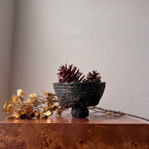 Small Footed Trinket Bowl, Rustic Aged Coffee Table Bowl,  Concrete Jewelry Holder, Irregular Deco for Kitchen, Wabi Sabi Key Dish,Entryway