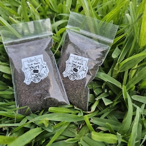 Iskaril&#39;s Dead Man&#39;s Dirt Graveyard Dirt Altar Bag