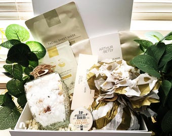 Luxury Self Care Gift Box: Face Mask, Eye Mask, Bath Treats, Vegan Tealights