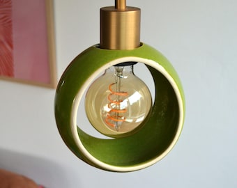 De Broegaard-lamp: handgemaakte keramische lamp in jaren 70-stijl.