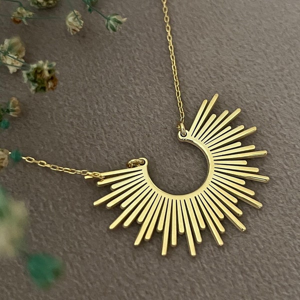 Summer Necklace - Sunburst Necklace - Elegant Summer Necklace - Modern Jewelry - Silver Sun Shaped Necklace - Mother's Day Gift
