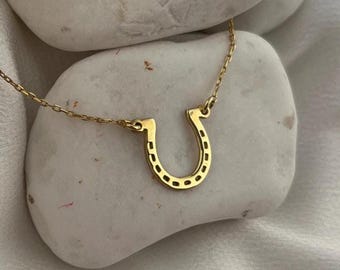 14K Gold Hufeisen Namen Halskette, Benutzerdefinierte Hufeisen Halskette, graviert mit Ihrem Namen oder Pferdenamen, Glück Hufeisen Anhänger Halskette