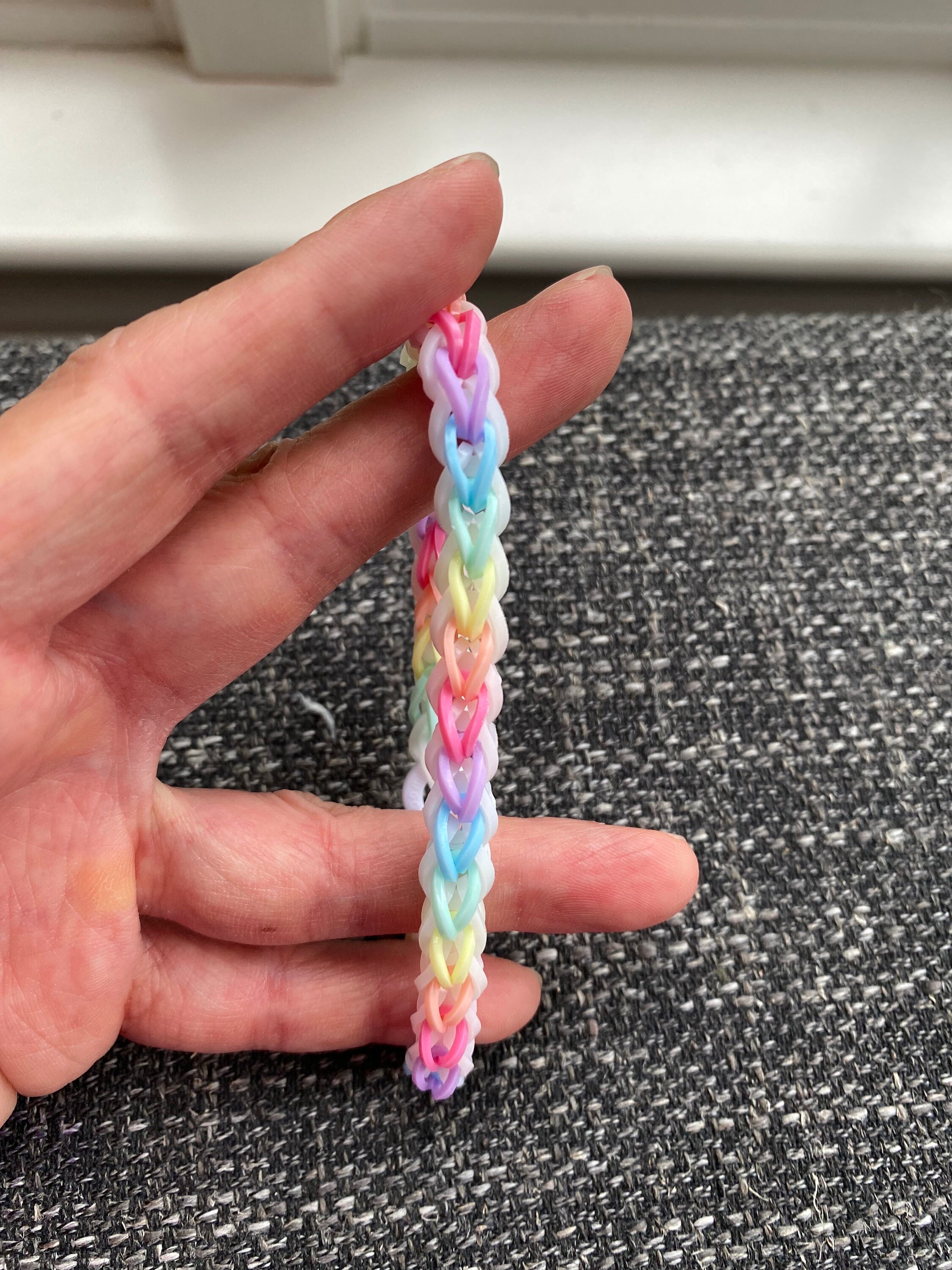 For Power Suits in Executive Suites, the Latest Accessory Is Rainbow Loom -  WSJ