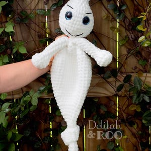 Handmade Crochet Ghost Plush – Soft Spooky Ghost Toy – Cute Halloween Decor – Creepy-Cute Amigurumi Ghost Doll