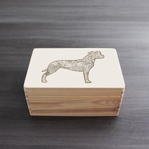American Staffordshire Terrier - scatola di legno taglia L - SOLO ORNATA - circa. Dimensioni: 40 x 30 x 14 cm | VARIANTE 1