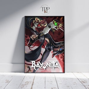 Pu&ograve; includere: Un poster nero e rosso con un personaggio femminile con lunghi capelli neri, che indossa un abito nero e viola, tenendo due pistole. Il personaggio &egrave; in una posa d'azione dinamica. Il poster ha il testo "BAYONETTA" in lettere bianche.