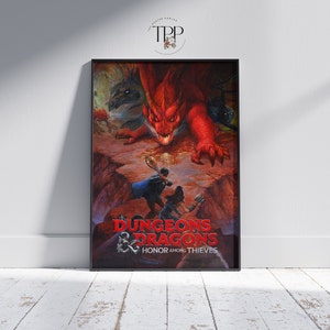 Puede incluir: Un póster de película para Dungeons & Dragons: Honor Entre Ladrones. El póster presenta un dragón rojo con ojos brillantes, un grupo de aventureros y una pila de monedas de oro. El texto "Dungeons & Dragons: Honor Entre Ladrones" se muestra en rojo y negro.