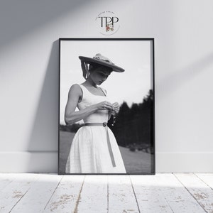 Audrey Hepburn Wall Art, Black and White Poster, Retro Hollywood Decor, Fine Art Print