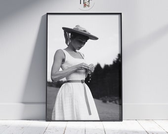 Audrey Hepburn Wall Art, Black and White Poster, Retro Hollywood Decor, Fine Art Print