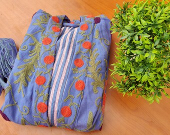 Blommig Suzani-morgonrock, strandklänning, badrock, morgonrock, brudmorgon, broderad kimono, omlottklänning