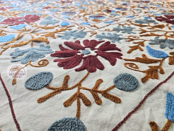 Niddle work Embroidery suzani blankets | Uzbek suzani queen size tapestry | Suzani bedspread | Bridesmaid suzani throws | Gift for her.