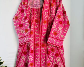 Chaqueta larga suzani color rosa / Chaqueta con bordado Niddle hecha a mano / Abrigo con bordado floral / Chaqueta de invierno para mujer / Regalo para Navidad.