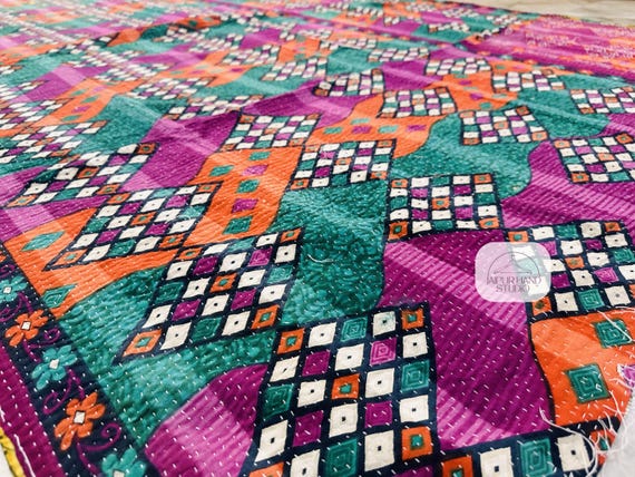 Very beautiful old vintage kantha bedding quilt | Kantha wall hanging throws | Kantha bedsheet | Handmade kantha bedspread | Gift for her.